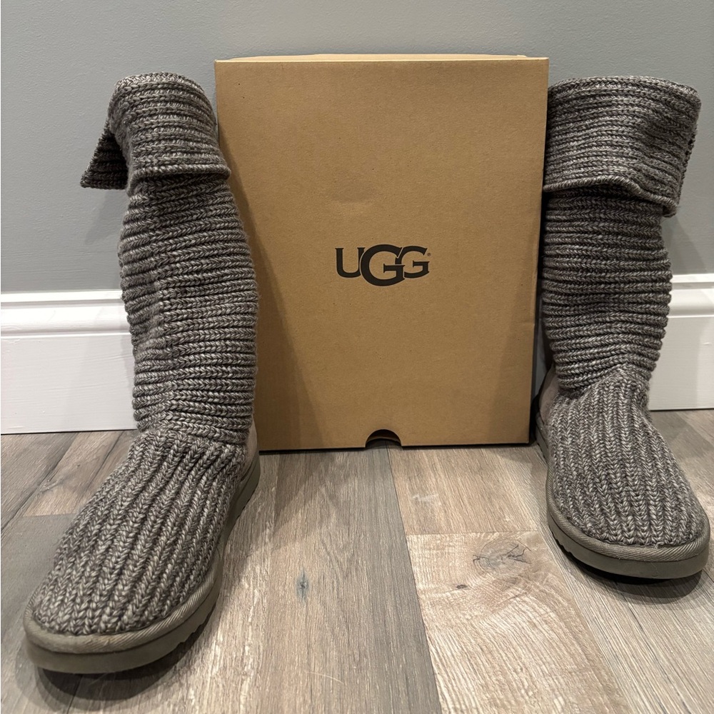 Ugg Womens 7 Classic Cardy Gray Ribbed Knit Boots Button Sheepskin Lining